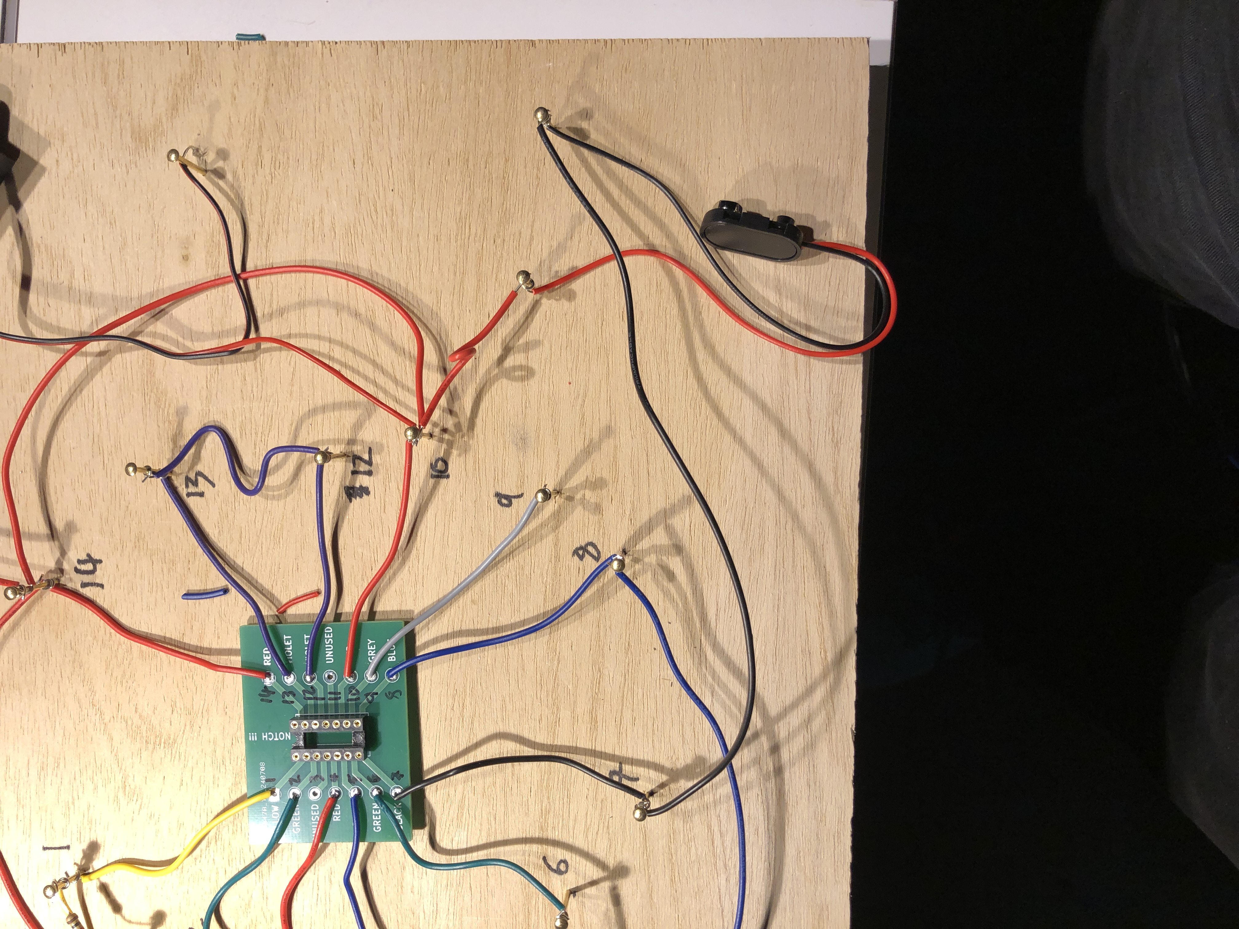 black wire pin 7 to battery gnd